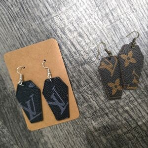 Coffin earrings